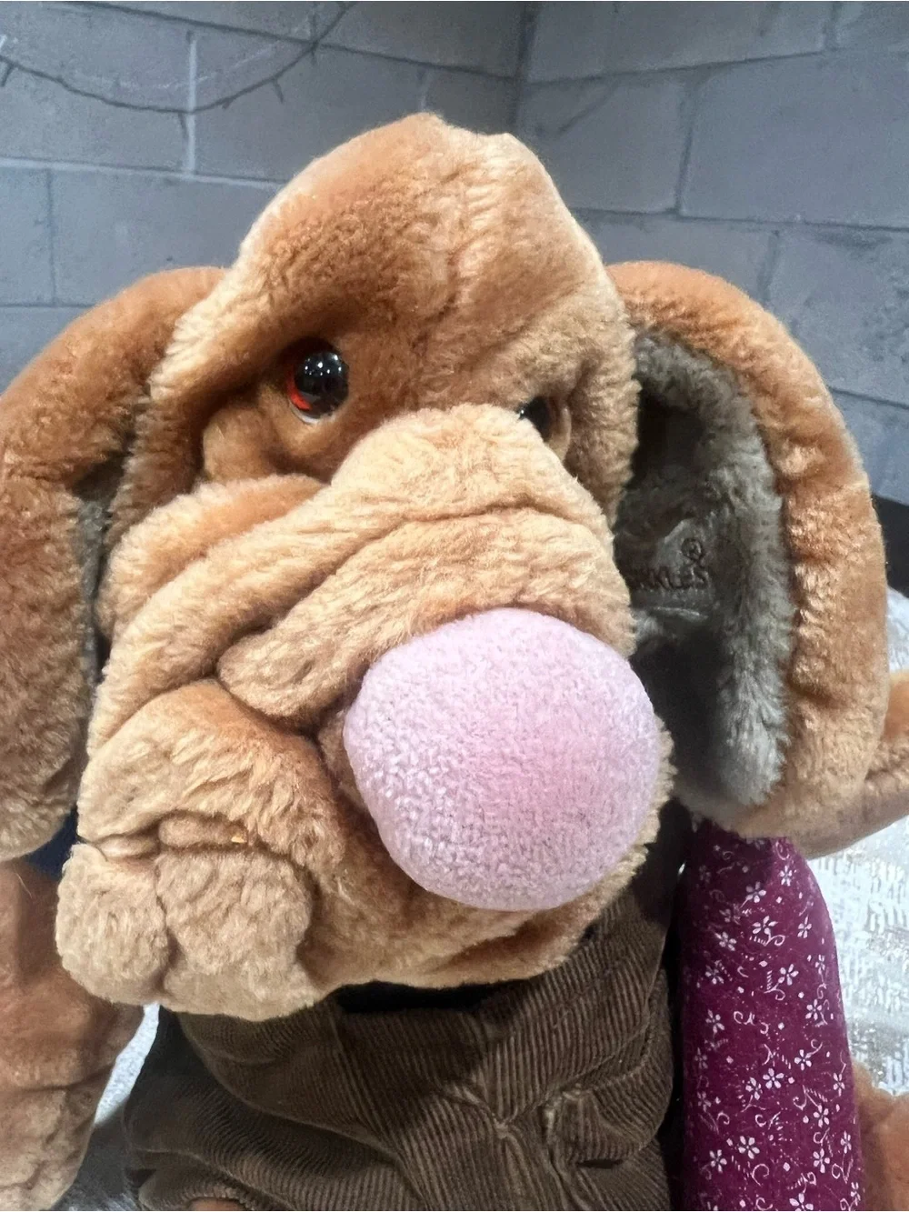 Wrinkles soft brown